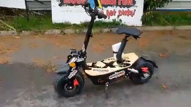 SXT Scooters @ muckandfun WITH Smileyscoot IN Wicklow Ireland смотреть онлайн