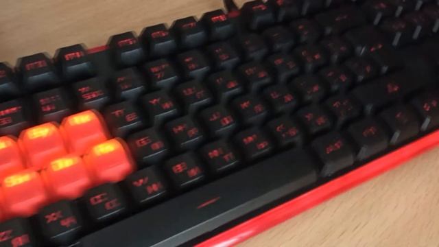 ОБЗОР НА ИГРОВУЮ КЛАВИАТУРУ BLOODY B2278 | Почти механика смотреть онлайн