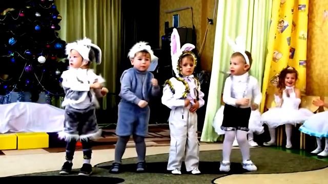 Очень веселый танец ЗАЙЧИКОВ! Разрядка для ума смотреть онлайн