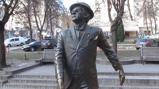 Обзор памятников Киева. Who is Panikovskiy in the Center of Kiev? (ENG) смотреть онлайн