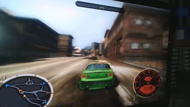 Как нужно ловить копов В NFS MW смотреть онлайн