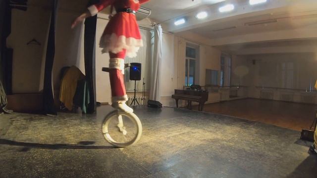 Новогоднее промо. Моноцикл. смотреть онлайн