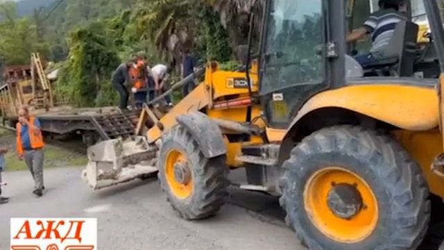 Движение поездов по Абхазии пока ограничено, сообщает Абхазская железная дорога смотреть онлайн