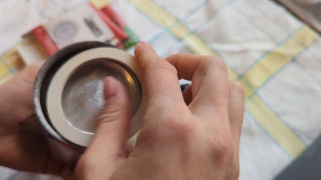 Замена прокладки и фильтра в гейзерной кофеварке типа Bialetti смотреть онлайн