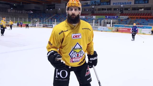 MHH Hockey Tutorials - How To Create Time and Space Using Cutbacks смотреть онлайн