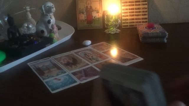 К кому бегают друзья товарищи смотреть онлайн