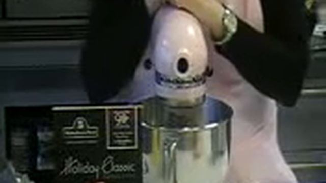 Looking at the KitchenAid Stand Mixer and Food Processor смотреть онлайн