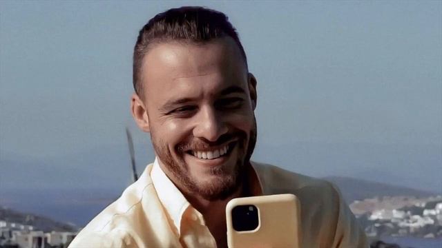 Kerem Bürsin Condivide I Dettagli Del Suo Nuovo Progetto: 