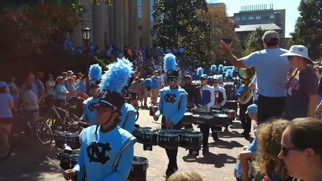 UNC Marching band in Quad before Dook game смотреть онлайн