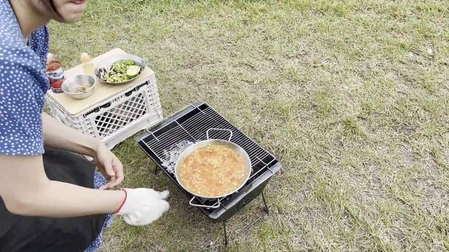 We ate Paella, Grilled Chicken and Ramen at Seogwipo Sanbang Mountain on Jeju Island. - Vlog смотреть онлайн