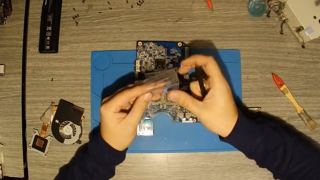 HP G62 dust cleaning, thermal paste, thermal pads. Disassembly, assembly. смотреть онлайн