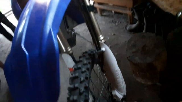 звук работы двигателя мотоцикла Yamaha 450 смотреть онлайн