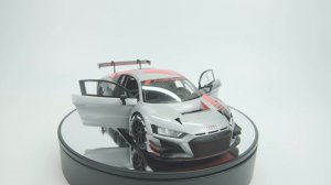 AUDI R8, Meng 1/24