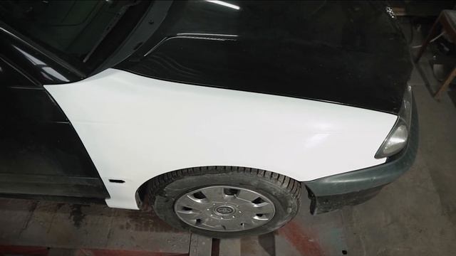 Крила зі склопластику для Toyota Avensis T220 (1997–2003)