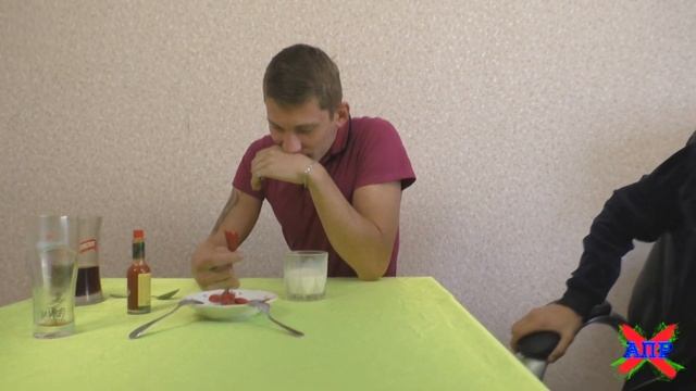 Попробуй на вкус |съел острый перец чили и табаско| смотреть онлайн