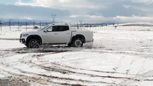 Mercedes X Class 250d 2018 смотреть онлайн