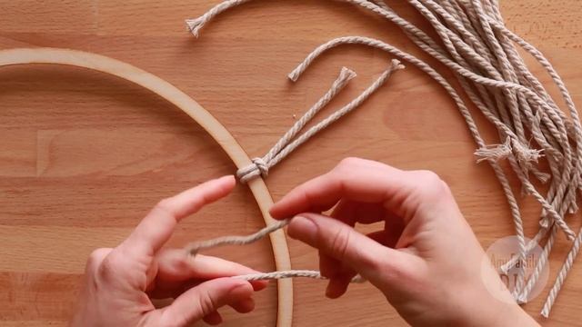 Как я сделала панно для декора на стену из сухих трав и ниток. смотреть онлайн