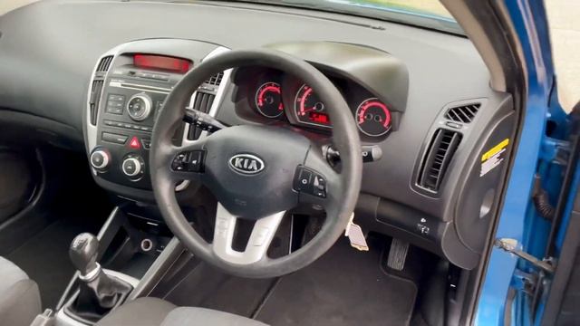 Kia Ceed 1.4 Strike 5 door petrol at J and R Autos of Colchester смотреть онлайн