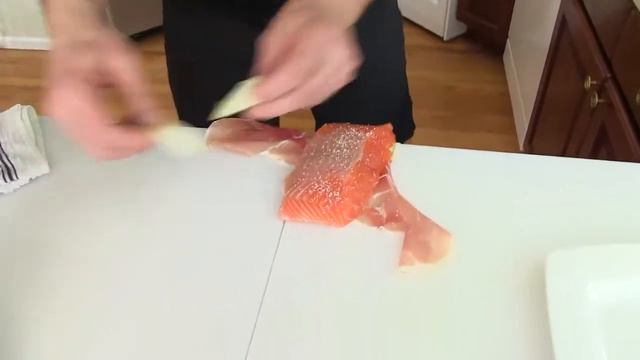 Prosciutto & Apple Crusted Salmon with Whittled Asparagus - Paleo Cooking with Nick Massie смотреть онлайн