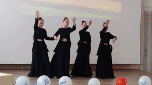 Танец "Месяц май"