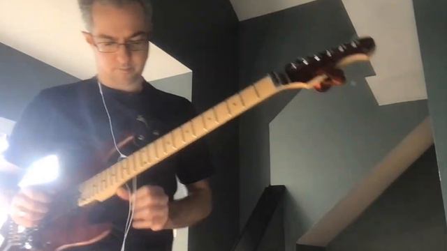 1002 Noodling over Lose Yourself by Daft Punk through Fender Mustang Micro '57 Twin смотреть онлайн