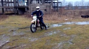 Как правильно заезжать на мотоцикле  в прицеп ?