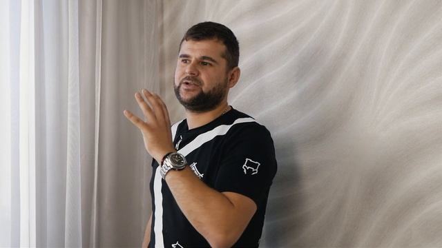 КРУТОЙ и СОВРЕМЕННЫЙ ПОТОЛОК НА КУХНЕ | ТАКОГО НЕ ДЕЛАЛ НИКТО | карниз с подсветкой смотреть онлайн