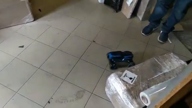 Большой трюковый вездеход на р/у смотреть онлайн