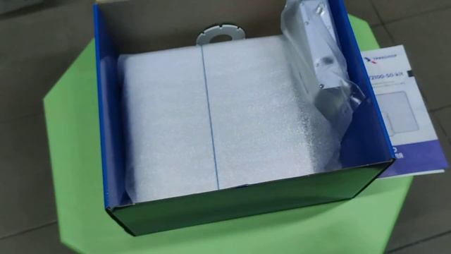 Распаковка усилителя сотовой связи Триколор tr-1800/2100-50-kit смотреть онлайн