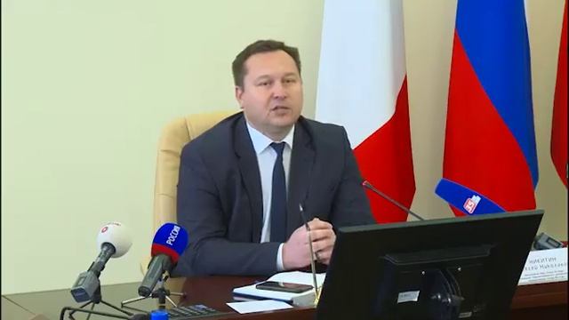 Водолазы обследуют дно реки Вологды смотреть онлайн