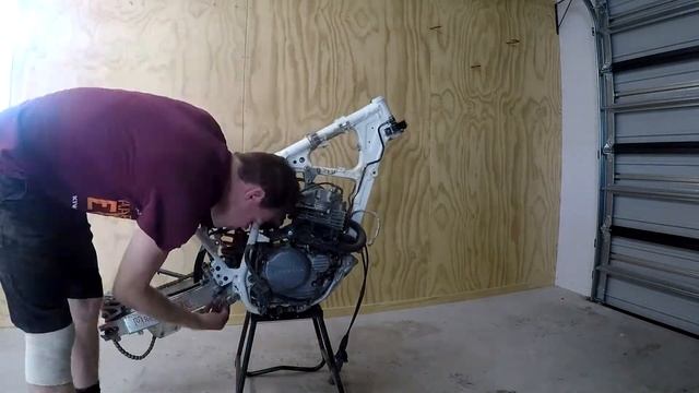 XR250 Tear Down смотреть онлайн