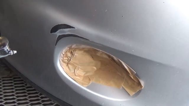 Как покрасить небольшие косяки на бампере, усеянном сколами. смотреть онлайн