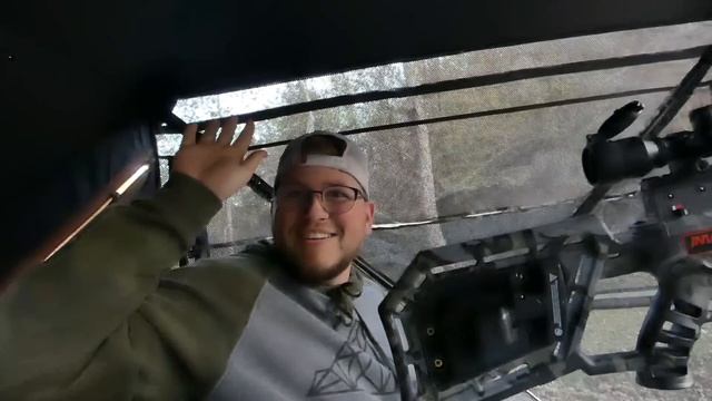 NOOB Vs PRO Deer Hunting Challenge!
