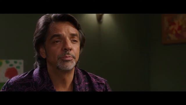 Máximo y Sara hablan sobre James | How to Be Latin Lover | Español Latino смотреть онлайн