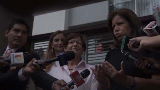 Lourdes Flores ratifica su apoyo a Susana Villarán смотреть онлайн