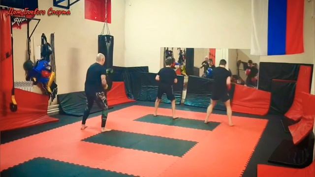 #бокс Как повысить темп ударов? Подводящее упражнение от мастера спорта СССР / Старая школа смотреть онлайн