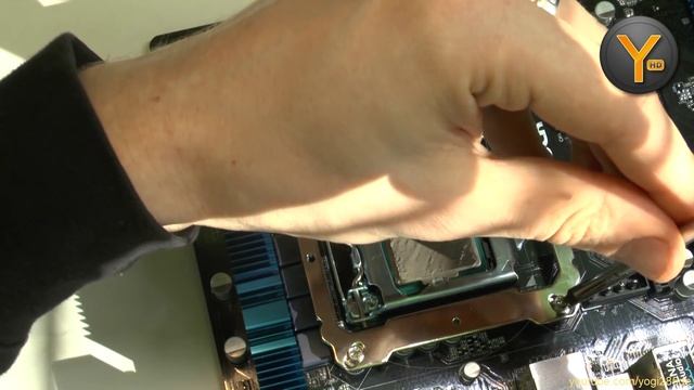 Montage: Thermalright Macho Rev.B auf Intel Sockel 1150 (auch für 1151/1155/1156) CPU Kühler смотреть онлайн