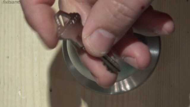 Two Ways to remove a broken key смотреть онлайн