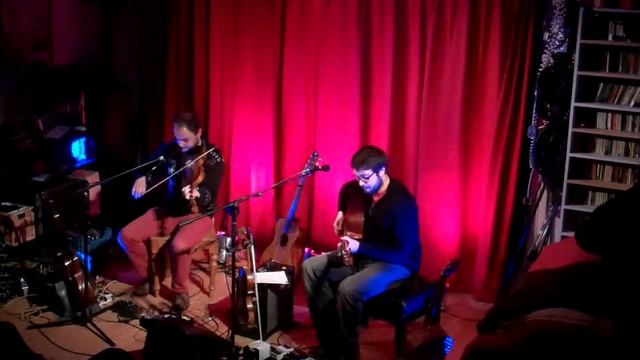 Mike Vass + Innes Watson - Looking Through смотреть онлайн