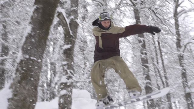 How to jump on a snowboard как прыгать на сноуборде через деревья смотреть онлайн