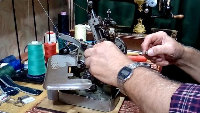 Переделываем трёхниточный оверлок на двухниточный. смотреть онлайн