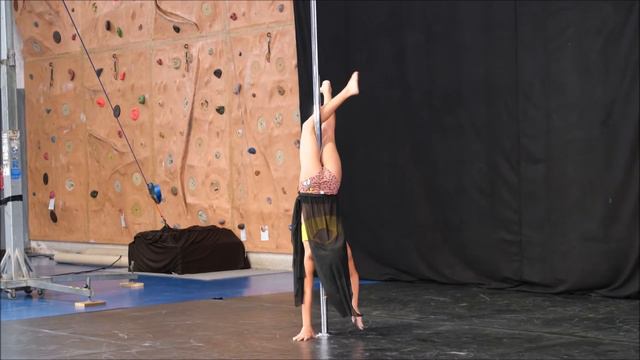 Pole Dance   Catégorie Junior A   PATEL Ambre