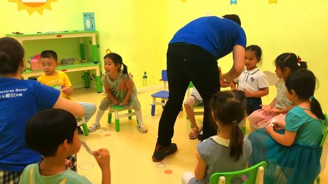 264 - Fun Ways to Read ESL Stories| ESL Story Group Reading Activity | смотреть онлайн