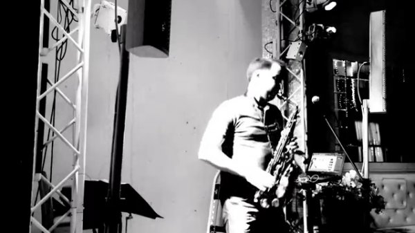 Hideaway By Romasax(live)