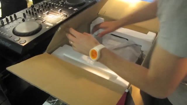 Unboxing: Pioneer DJM-900 Nexus смотреть онлайн
