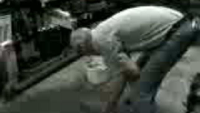 Дядя Вова чинит пол смотреть онлайн