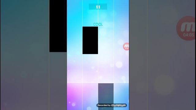 Играю в игру,,Magic Tiles 3''(пианино 3) смотреть онлайн