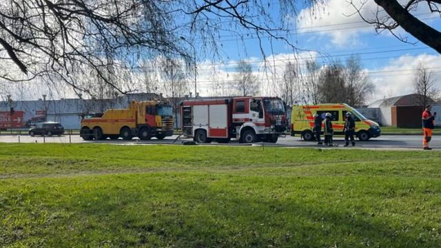 Понедельник утром с 17 апреля 2023 года возгорание автобуса на улица лубанас с 49 маршрута #76821 ? смотреть онлайн