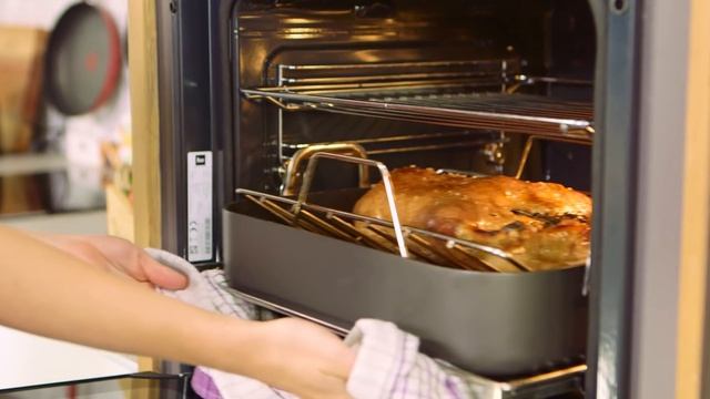 Classic Roast Duck and Potatoes | Everyday Gourmet S8 E27 смотреть онлайн
