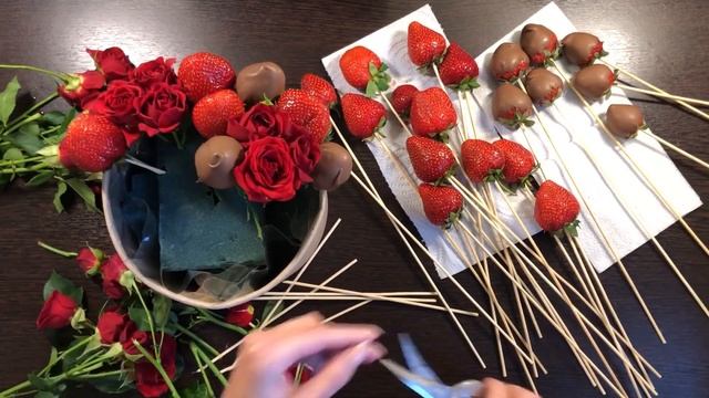 Мастер-класс "Композиция в тубусе с клубникой, клубникой в шоколаде и розами" смотреть онлайн